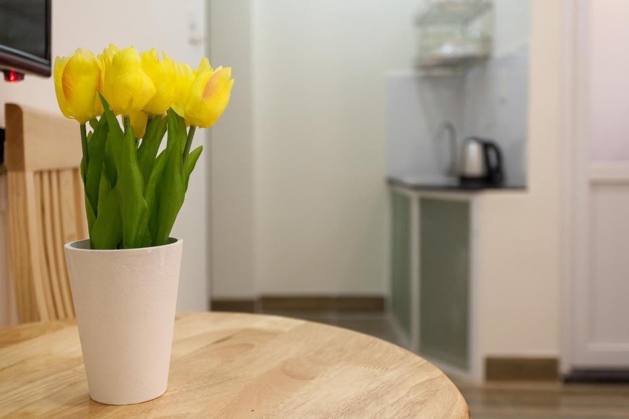 Auhome Minimalist Apartment Хошимін Екстер'єр фото